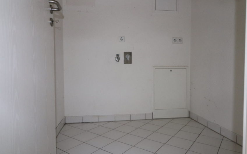 Viel Platz zum Wohlfühlen **Tolle 2 Raum ** Balkon, Tageslichtbad, Aufzug, Tiefgarage